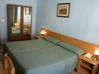 Lc Urbano Отель